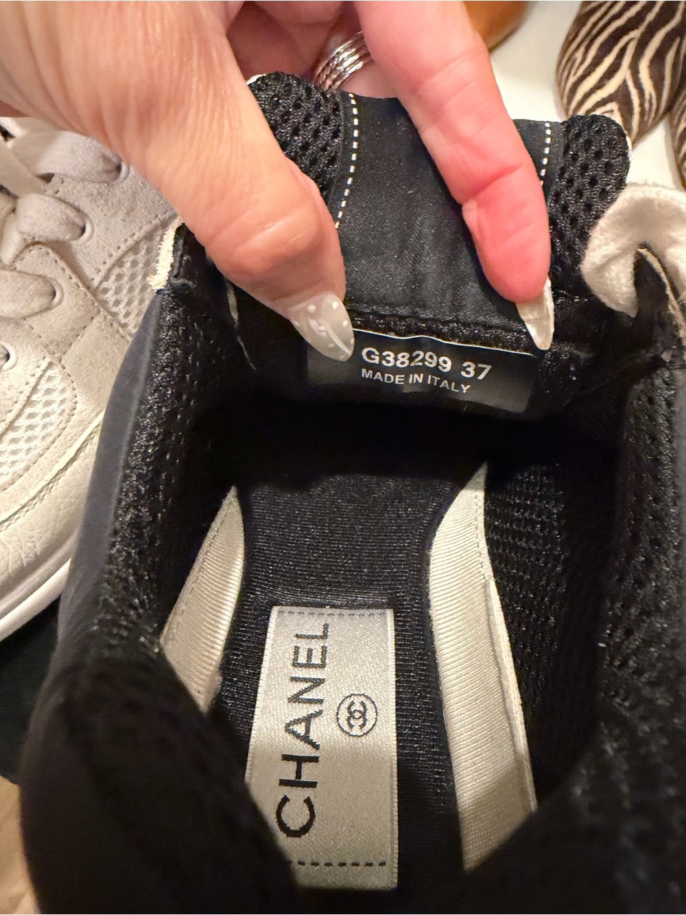 CHANEL Cream & Black Leather Chanel CC Logo Sneakers - Picture 13 of 14
